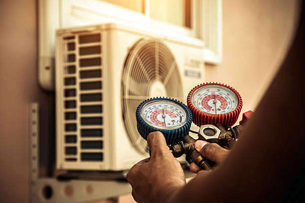 Professional Hvac Maintenance technician working in Chesterfield, MO